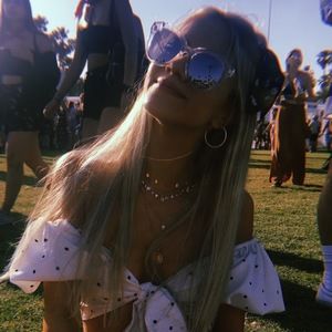 Meet your Posher, Christine